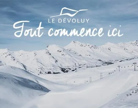 Eden Sur Les Pistes Avec Vue Panoramique Sur La Vallee La Joue du Loup