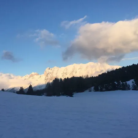 Eden Sur Les Pistes Avec Vue Panoramique Sur La Vallee